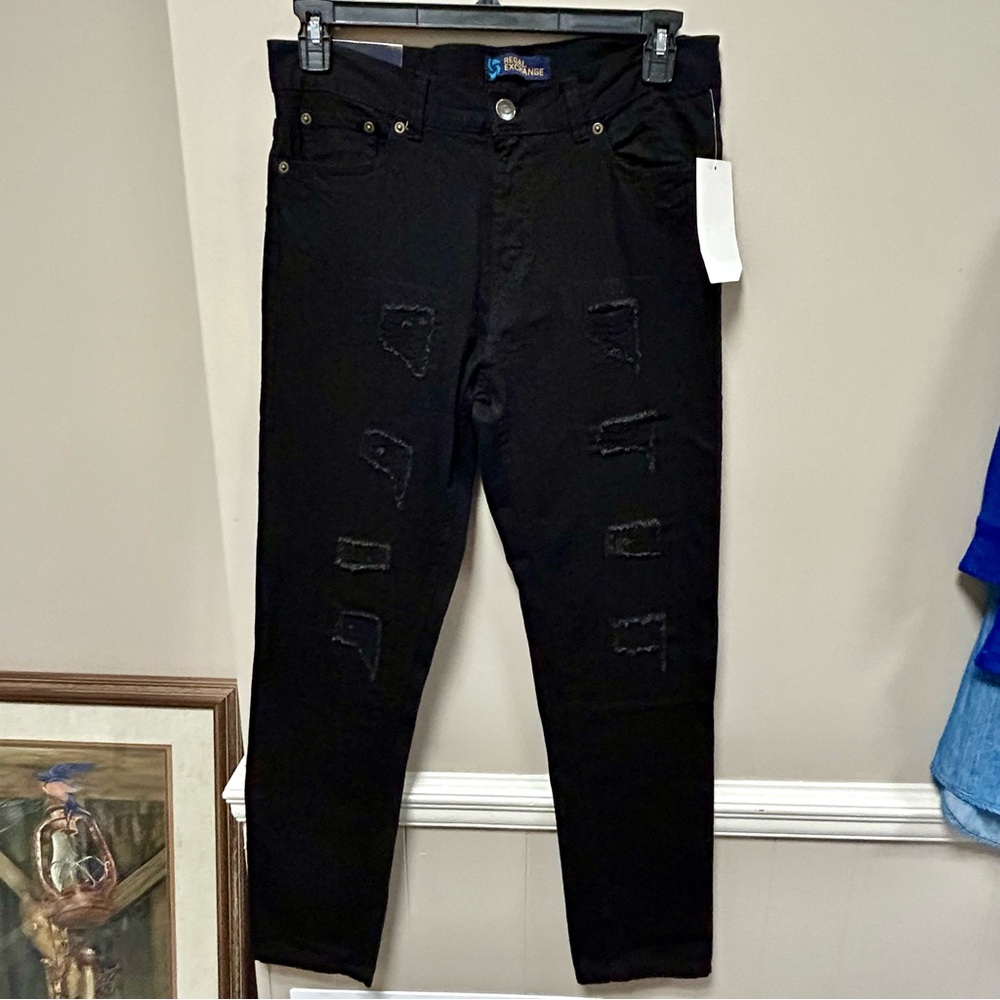 Regal Exchange Sz 32 x 30 Black Distressed Jeans 👖 Comfort Fit NWT